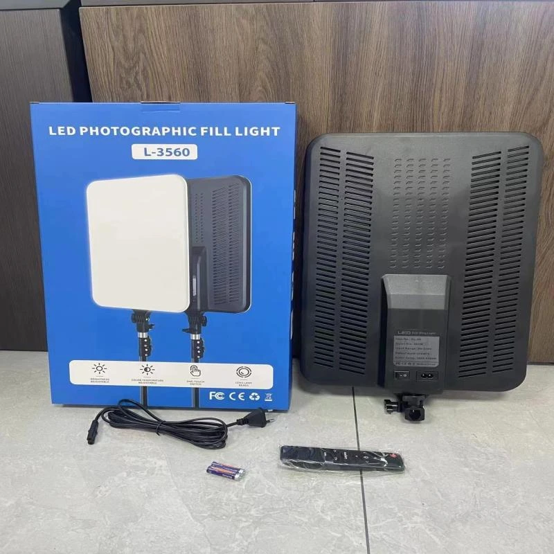 L-3560 Photographic fill light with 1.2m tripod stand.