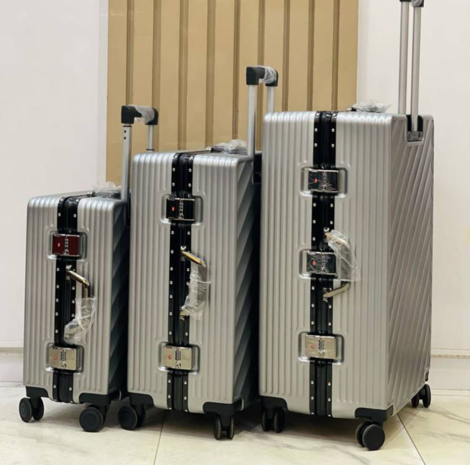 3 Set LUXURY travel luggage 13kg